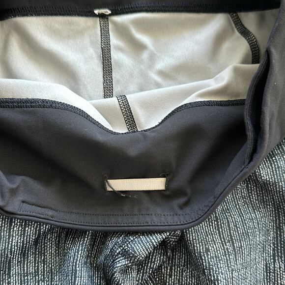 Lululemon Run Inspire II Crop Leggings Burlap Texture Dune/Black 6 Mid Rise - Picture 4 of 7